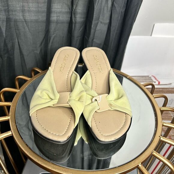 Cabin Creek Sandals - Picture 1 of 7